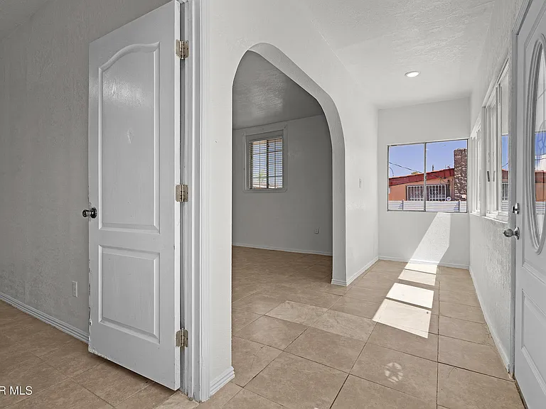 209 N Seville Dr #A — Photo 10