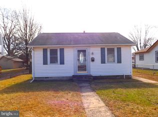 935 Renfrew St, Essex, MD 21221