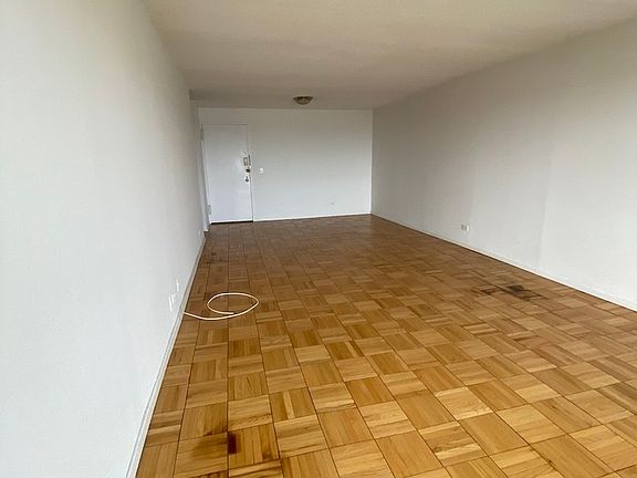 5th image of 3333 Henry Hudson Pkwy APT 6B