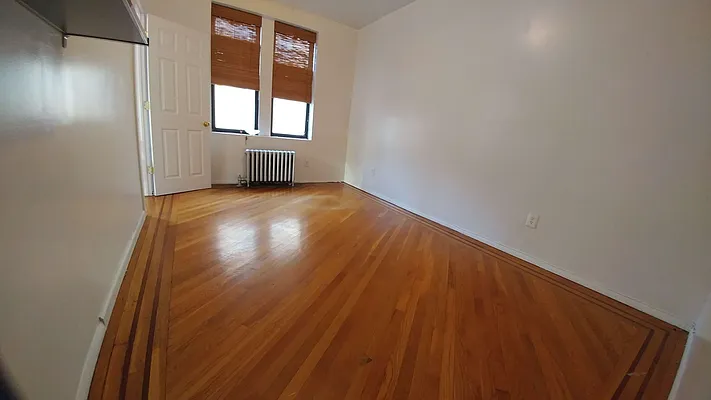 Rented by Downtown Mgt & Realty LLC | media 5