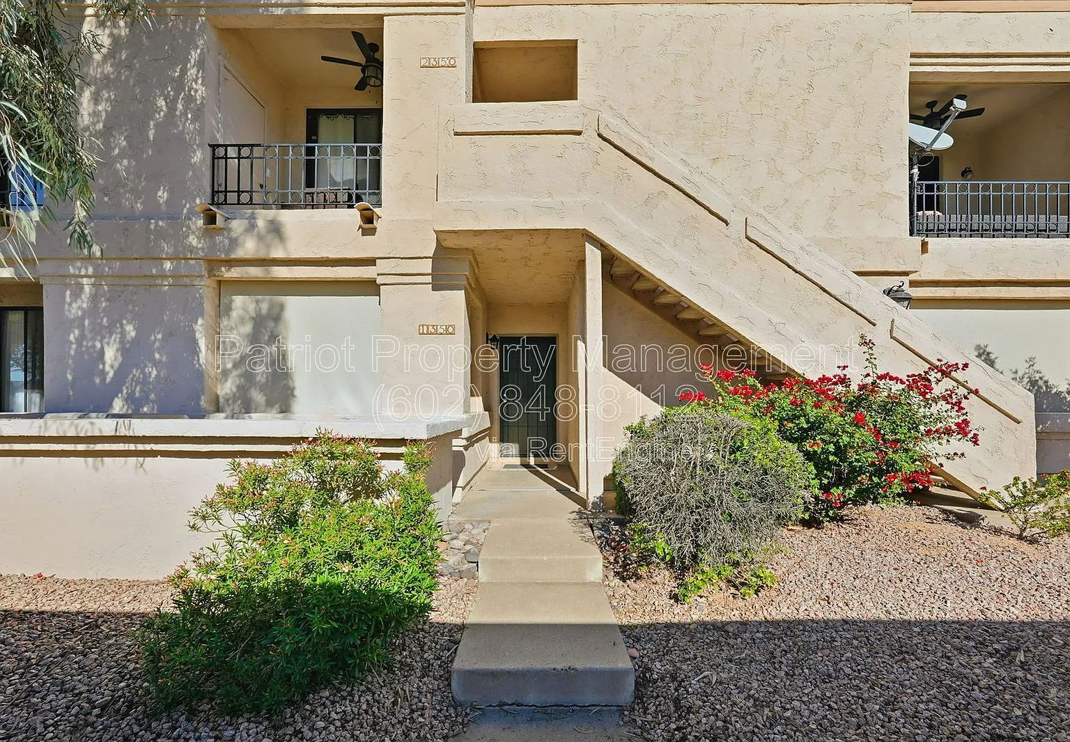 2 bed, 2.0 bath, 1038 sqft, $2,200 — Photo 2