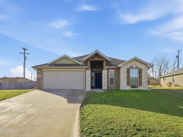 1308 Heather Ln, Webb City, MO 64870