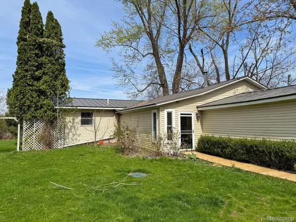 6997 Pike Rd, Delton, MI 49046