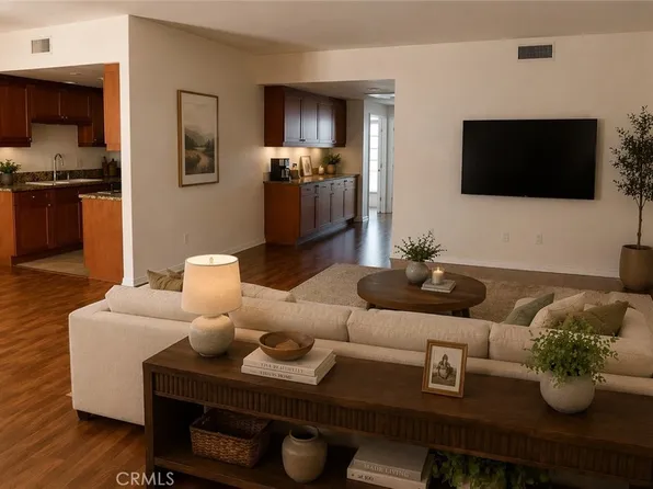 17230 Newhope St APT 211, Fountain Valley, CA 92708