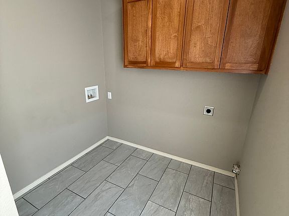 5th image of 2225 Alma Blvd #A