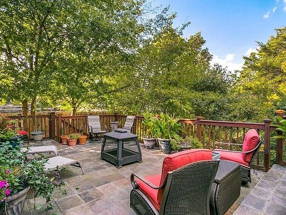4th image of 1403 Waterford Ct