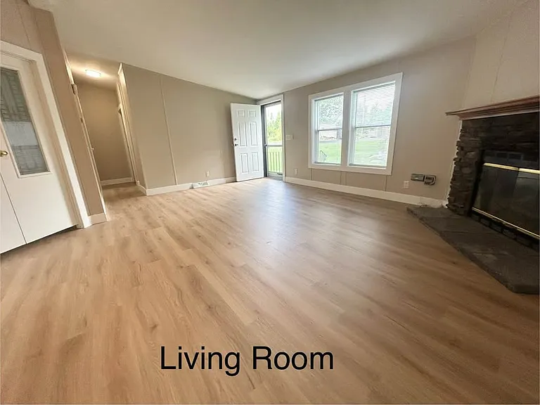 852 Charles Rd — Photo 6