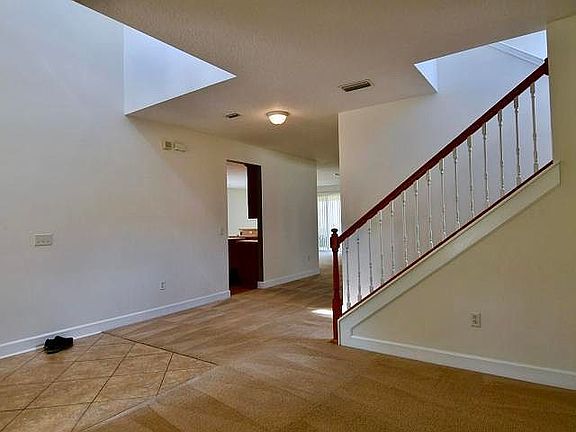 3rd image of 716 Spruce Pine Ln