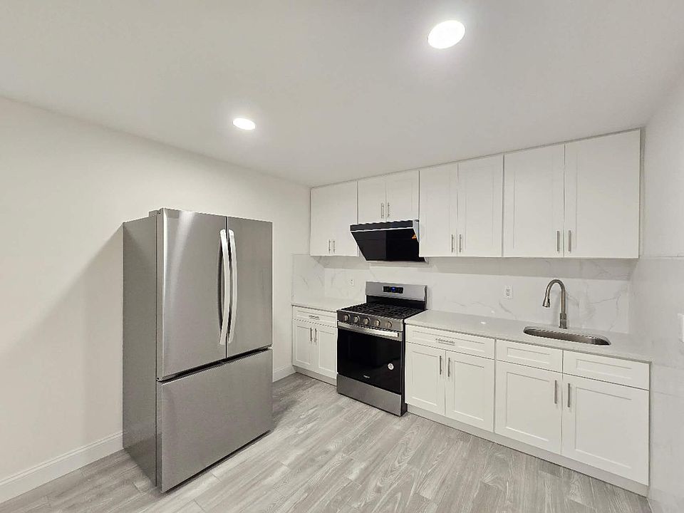 1st image of 109 Jerome Ave #Ll