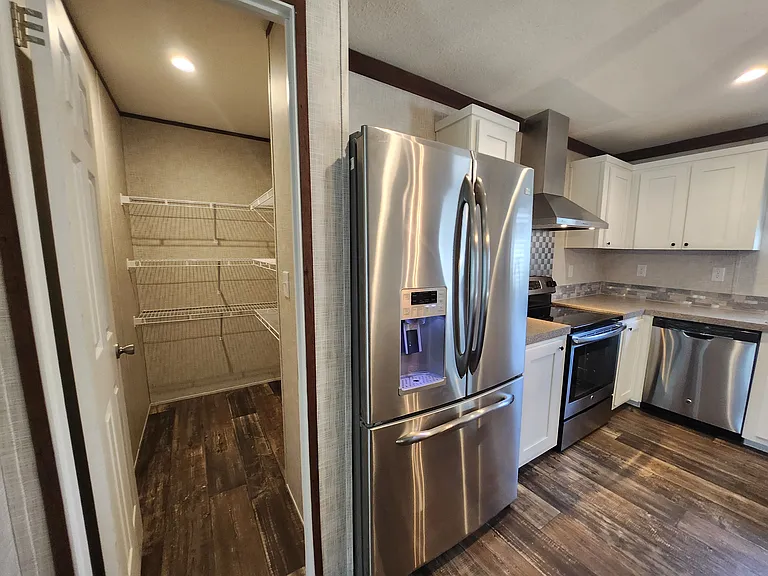 30408 Eastport Dr — Photo 6