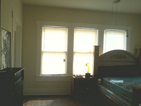 3rd image of 212 E Pyron Ave