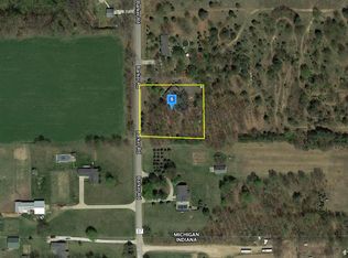 12822 Barker Rd, White Pigeon, MI 49099