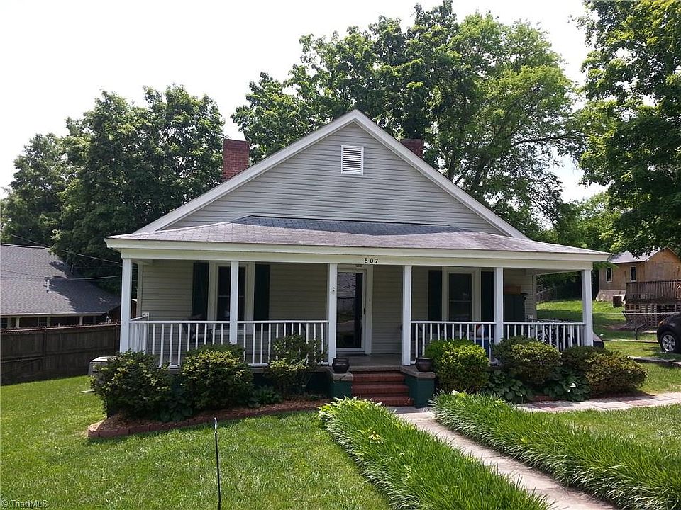 1st image of 807 McConnell Ave