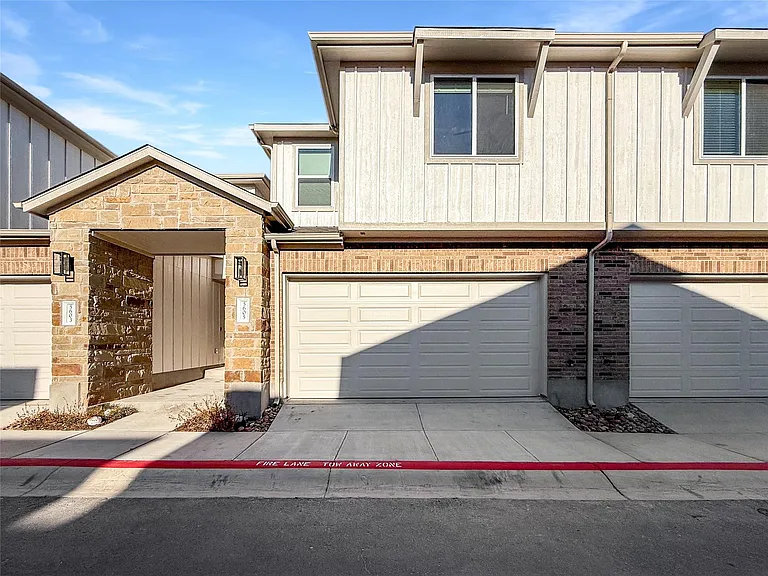 5605 Mobeetie Loop — Photo 1