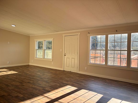 3rd image of 5861 Luckeys Bridge Road