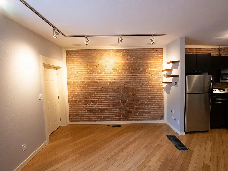 2306 Glenarm Pl #102 — Photo 7