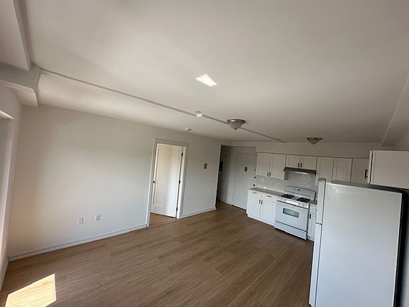 5th image of 2735 21st St APT 6C
