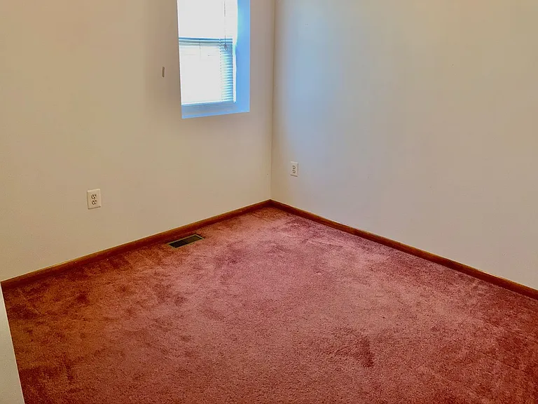 1604 Catharine St — Photo 11
