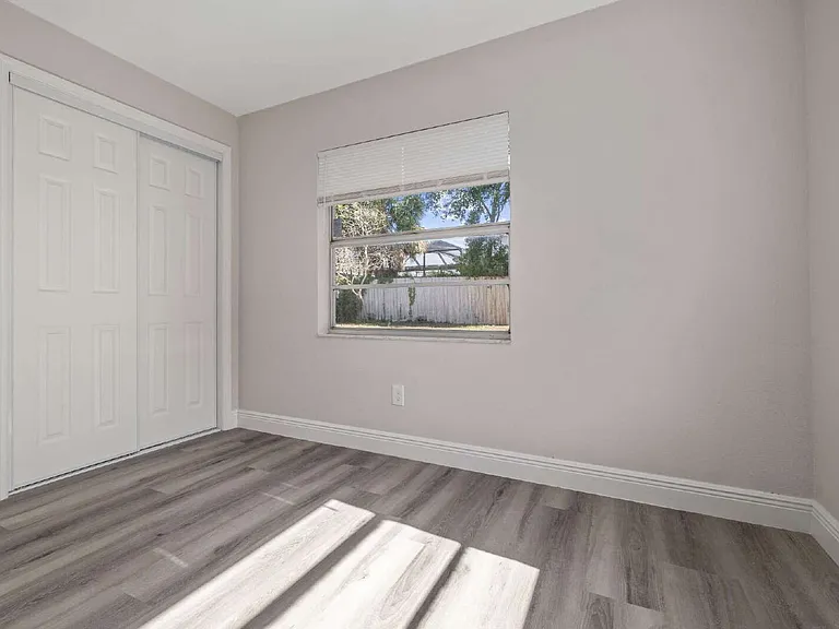 112 W Stanley St — Photo 19