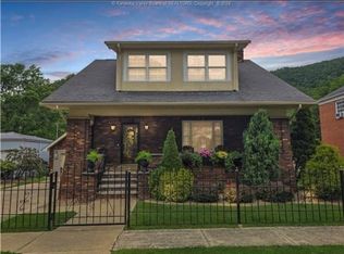 129 Riverside Dr, Logan, WV 25601