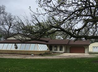 2904 E 14th Rd, Ottawa, IL 61350