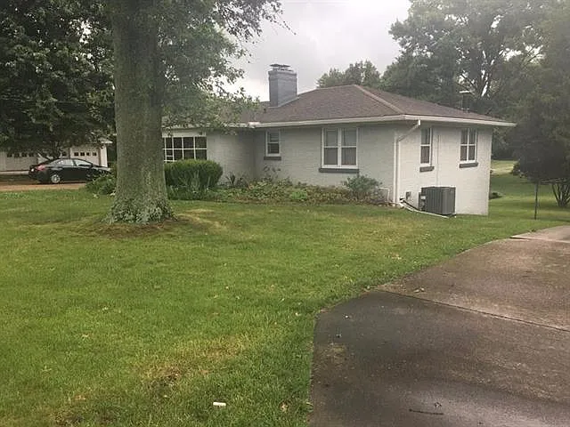 5723 W Mill Rd photo 1
