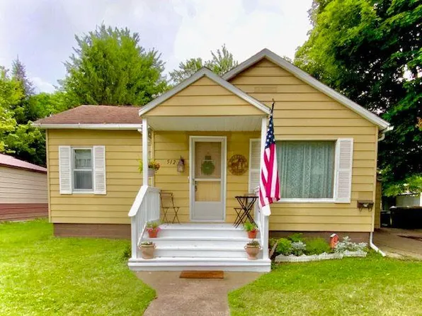 512 N Canal St, Chesaning, MI 48616