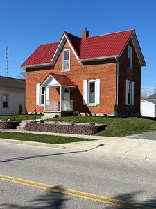 206 E Benton St, Wapakoneta, OH, 45895