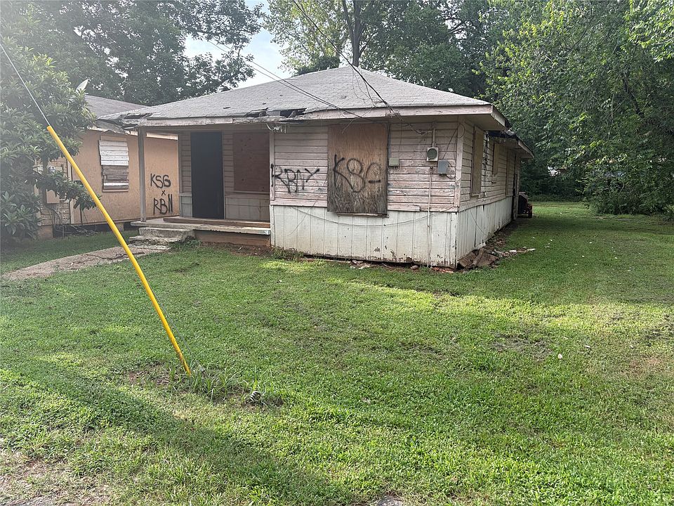 1st image of 628 Kelly St