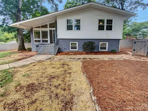 6038 Netherwood Dr, Charlotte, NC 28210