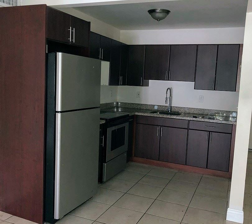 1st image of 790 NE 128th St APT 301