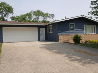241 W Gunderson Ave, Appleton, MN 56208
