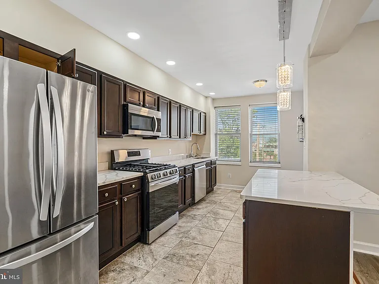 2509 Linden Ave #2 — Photo 1