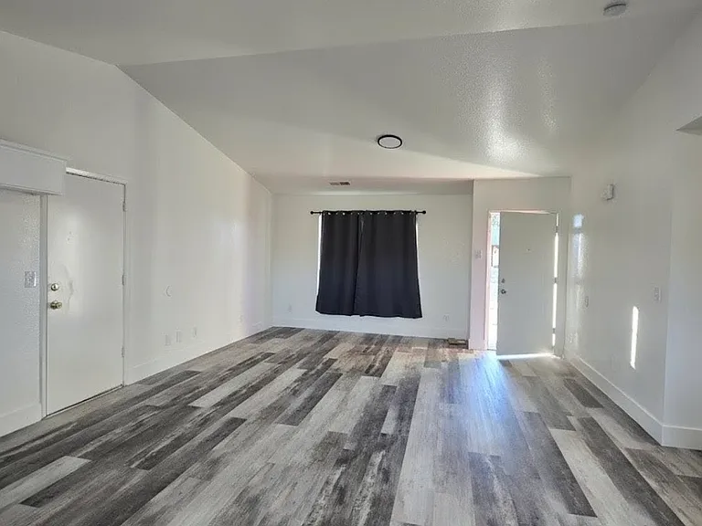 979 Music Ave — Photo 2