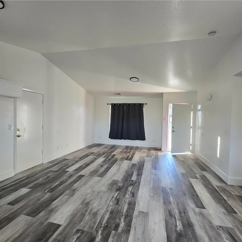 Building Photo - 979 Music Ave