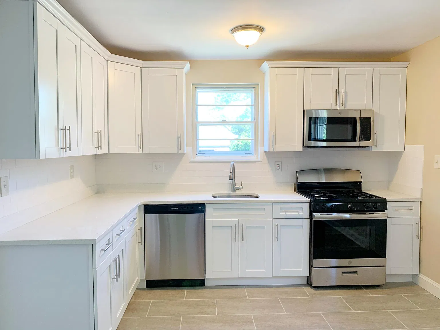 6017 Winthrope Ave — Photo 2