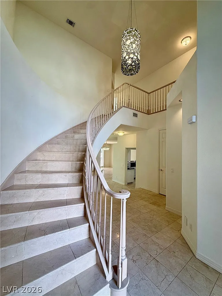 3 bed, 3.5 bath, 2669 sqft, $3,100 — Photo 3