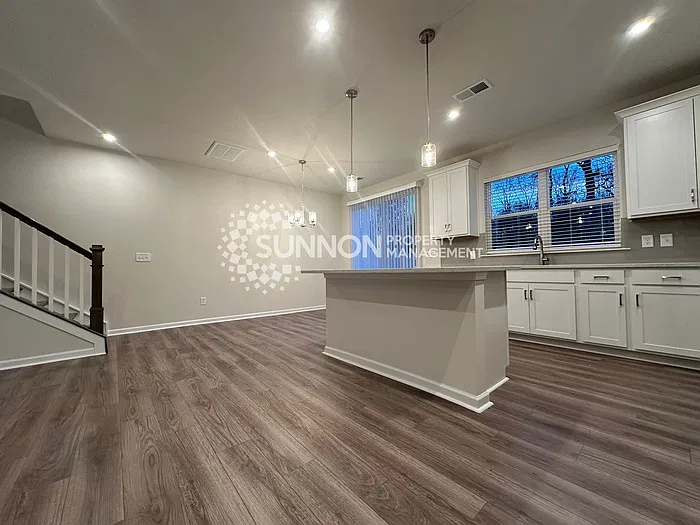 3 bed, 2.5 bath, 1797 sqft, $2,550 — Photo 3