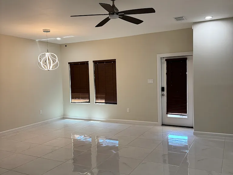 1413 El Caporal Dr — Photo 9