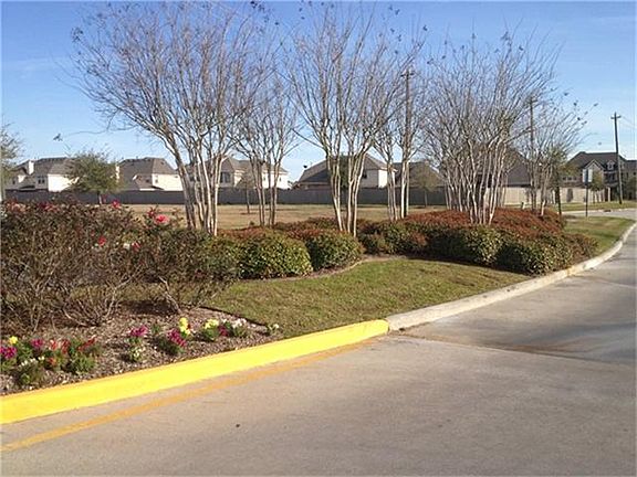 3rd image of 1748 Coral Cliff Dr
