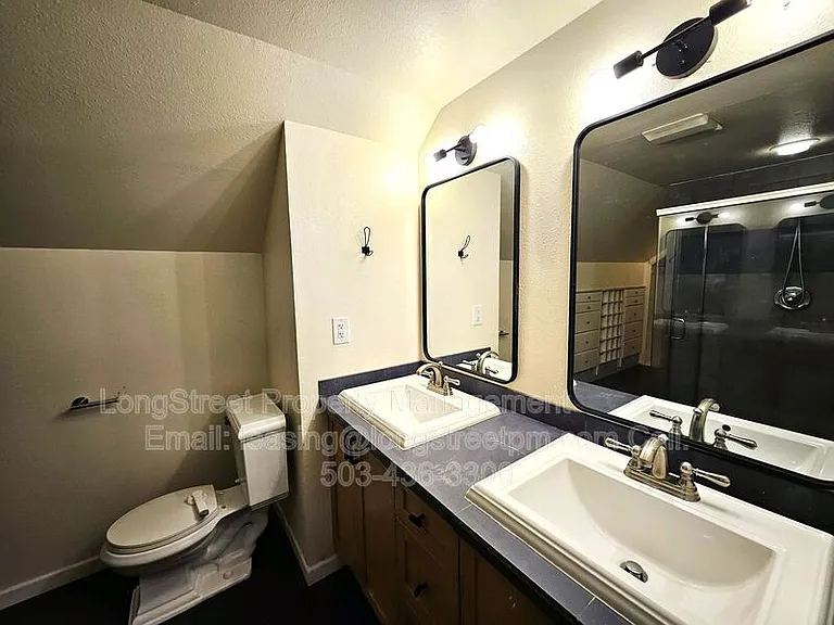 2205 N Willamette Blvd — Photo 10