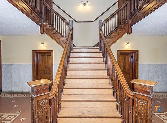 2nd image of 3414 Telford St