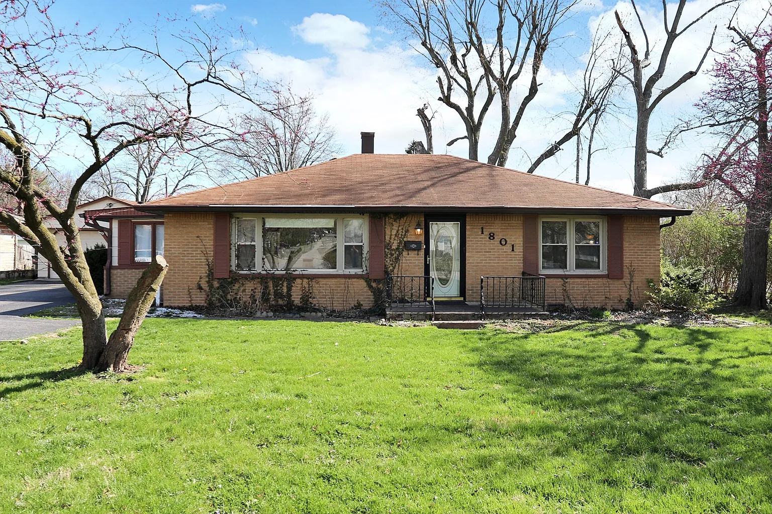 1801 E Hanna Ave photo 1