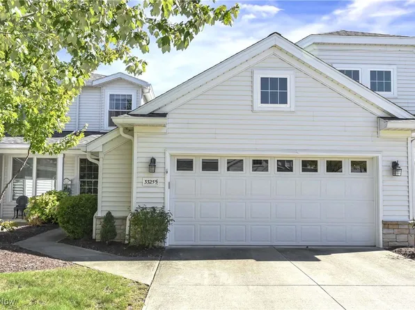 33255 Fairport Dr, Avon Lake, OH 44012