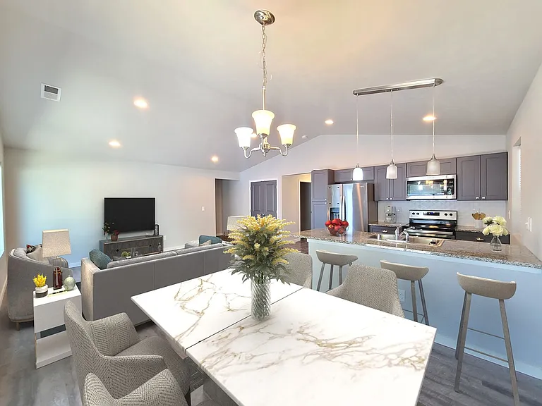 3014 N Gillis Ct — Photo 3