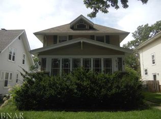 415 Willard Ave, Bloomington, IL 61701