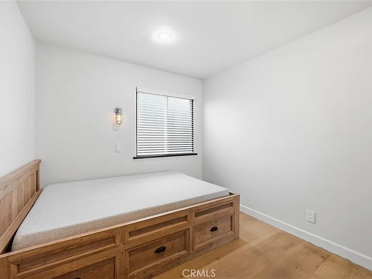 221 24th St — Photo 38