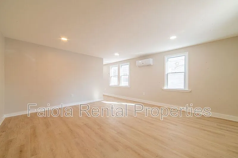 1 bed, 1.0 bath, $1,500 — Photo 2