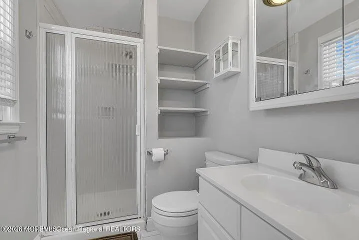 19 Bradley Ave — Photo 18