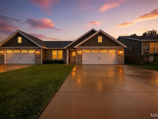 1575 Hickory Lndg, De Soto, MO 63020